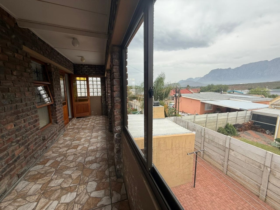 4 Bedroom Property for Sale in Somerset Park Western Cape